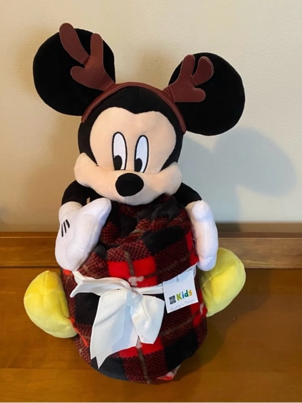 NWT Holiday Mickey Mouse Stuffed Animal and Throw Blanket